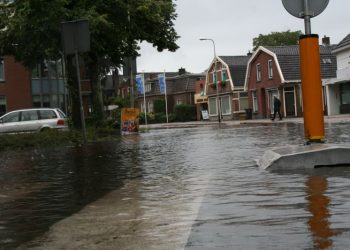 Wateroverlast in Holten, stuur je foto's brandweer 