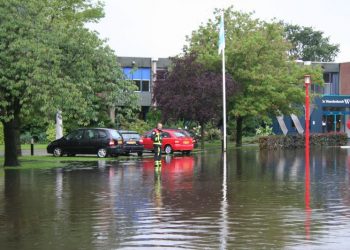 Wateroverlast in Holten, stuur je foto's brandweer 