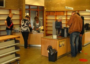Bilbliotheek ruimt oud op en opent nieuw tastoe bibliotheek 