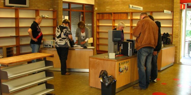Bilbliotheek ruimt oud op en opent nieuw tastoe bibliotheek 