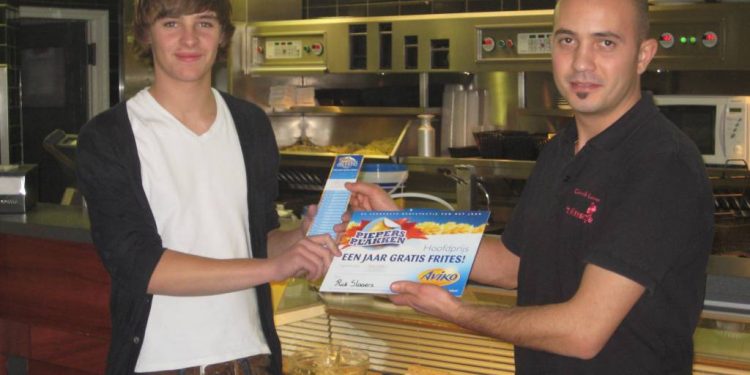 HoltensNieuws.nl Piepers plakken actie Piepers plakken actie