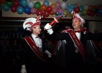 Prinsraden voor goed doel espelo dijkerhoek carnaval bonte paard 