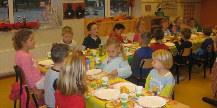 Nationaal Schoolontbijt bij de Regenboog nijkamp 