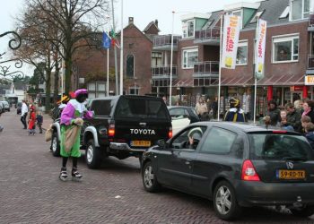 Sint met helikopter in Dijkerhoek dijkerhoek 