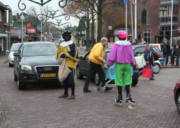 Sint met helikopter in Dijkerhoek dijkerhoek 