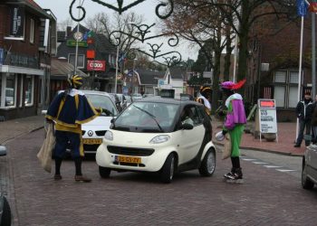 Sint met helikopter in Dijkerhoek dijkerhoek 