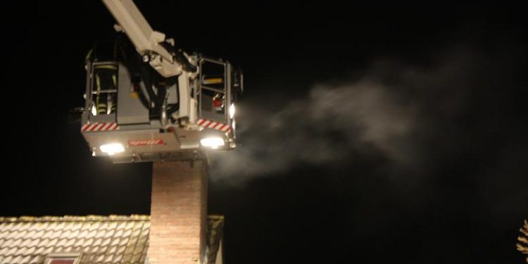 Schoorsteenbrand op Kieftenbelt brandweer 