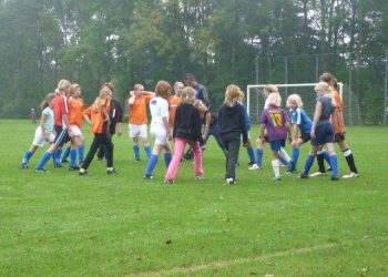 Holtense skeelertocht blauwwit 