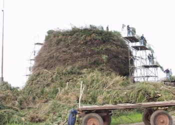 Poasboakens; tussenstand paasvuur holterbroek espelo dijkerhoek 