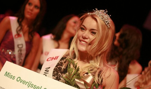 Feike Huisman is Miss Overijssel brandweer 