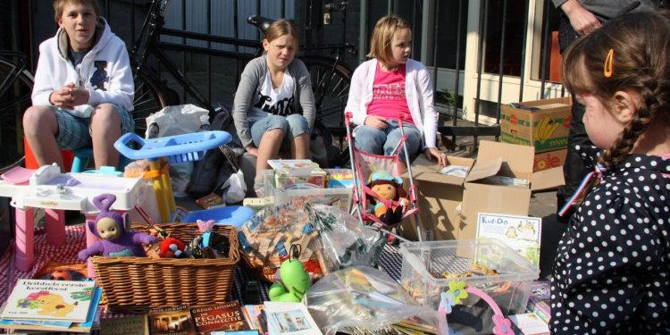 Gezellige rommelmarkt tijdens Koninginnedag 