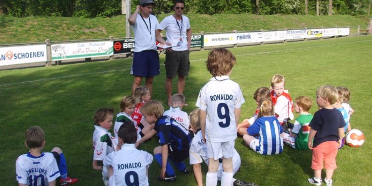 Blauw Wit & VV Holten spelen samen vvholten blauwwit 