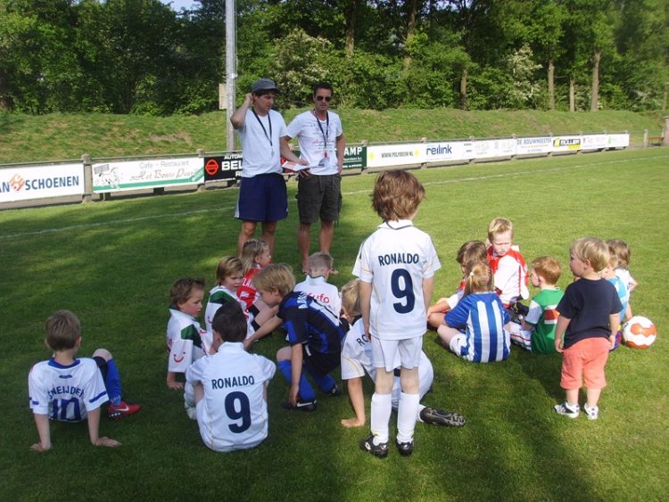 Blauw Wit & VV Holten spelen samen vvholten blauwwit 