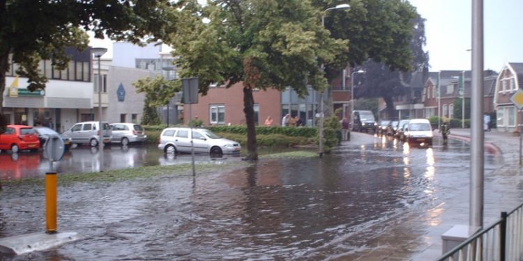 Wateroverlast in Holten, stuur je foto's 