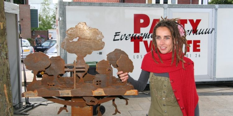 Jaarpaal 2010 voor het Wereldtijdpad waerdenborch smidsbelt kulturhus de waerdenborch 