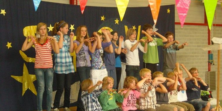 Afscheid groep 8 Holterenkschool en Playbackshow holterenkschool 