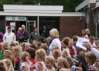 Het is weer grote vakantie Keunefeesten haarschool 