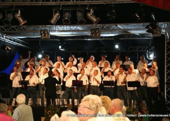 Korhanen pakken uit tijdens de Keunefeesten korhanen Keunefeesten dijkerhoek de hoolter deerns 