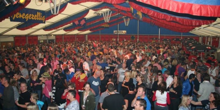 Voorverkoop Keunefeest begonnen toontje Keunefeesten bie toontje 