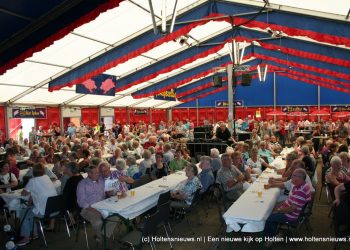 Puinruimen in Buurtmoestuin Holten gemeente duurzaam holten 