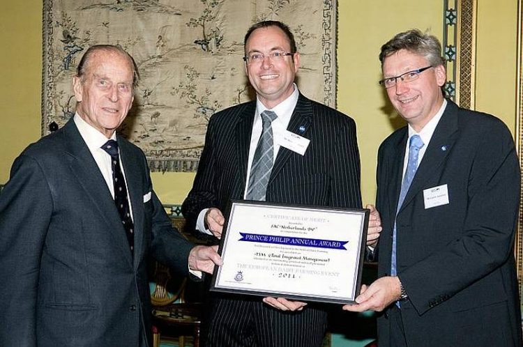 Gerrit Aanstoot neemt prestigieuze prijs in ontvangst 