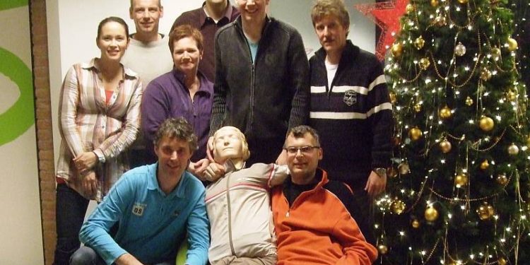 HoltensNieuws.nl Cursisten EHBO Holten geslaagd!   Cursisten EHBO Holten geslaagd!