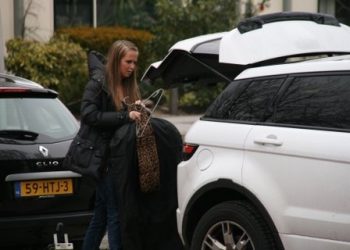 HoltensNieuws.nl Monique Smit overvalt de Haarschool Holten Monique Smit overvalt de Haarschool Holten haarschool