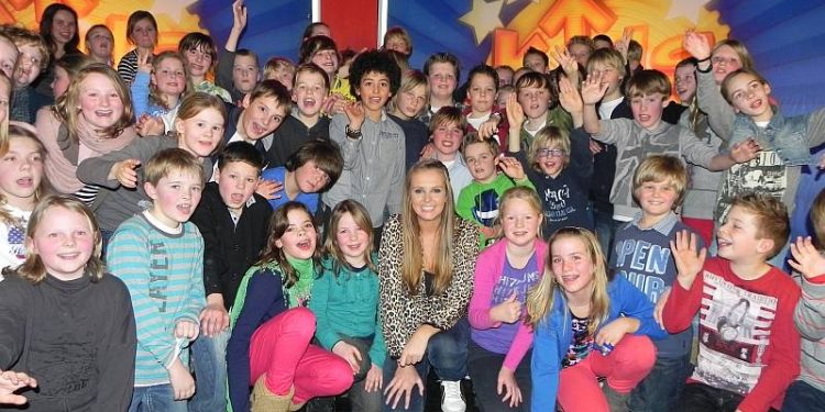 HoltensNieuws.nl Monique Smit overvalt de Haarschool Holten   Monique Smit overvalt de Haarschool Holten haarschool