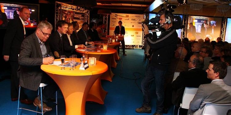 Holten in de race voor het EK onder 23 in 2013 triathlon 