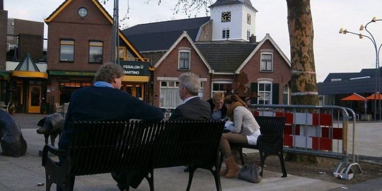 HoltensNieuws.nl Bankjes Smidsbelt Bankjes Smidsbelt smidsbelt