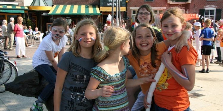 HoltensNieuws.nl 2e Oranje Koninginne Zeskamp Holten 2e Oranje Koninginne Zeskamp Holten svnf