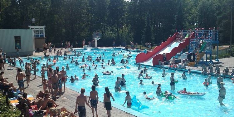 HoltensNieuws.nl Opening buitenbaden zomerseizoen 2012 Opening buitenbaden zomerseizoen 2012