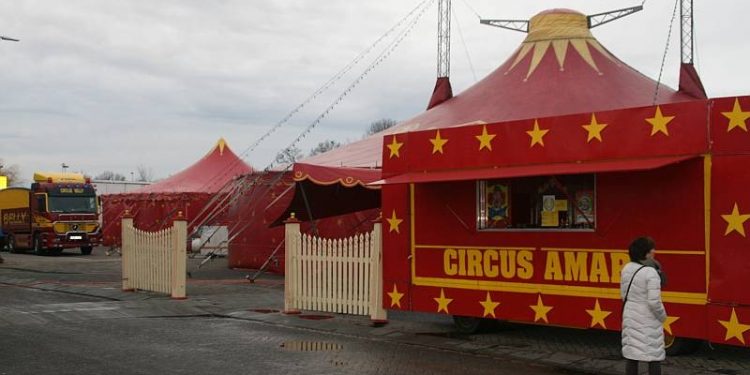 Circus Amara naar Holten 