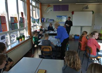 Vrede geef je door gemeente espelo dijkerhoek canadese begraafplaats 