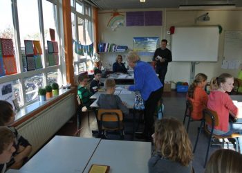 Vrede geef je door gemeente espelo dijkerhoek canadese begraafplaats 