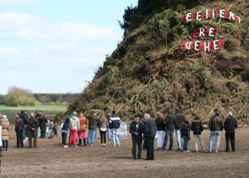 Rondje paasvuren met uitslag paasvuur espelo 