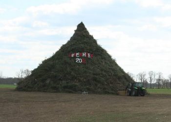 Rondje paasvuren met uitslag paasvuur espelo 