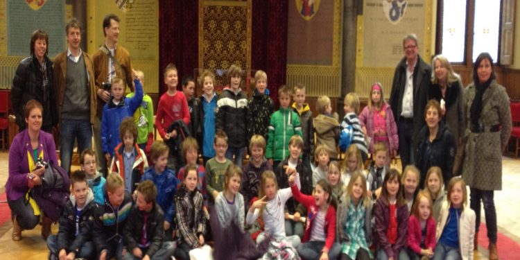 HoltensNieuws.nl Premier Rutte ontvangt kinderen De Haarschool Premier Rutte ontvangt kinderen De Haarschool haarschool