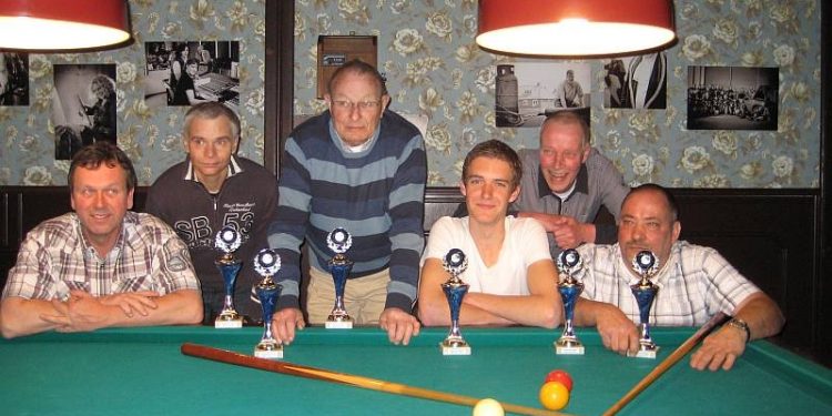 HoltensNieuws.nl Klavier 4 Kampioen seizoen 2011-2012 Klavier 4 Kampioen seizoen 2011-2012