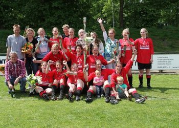 Eerste kampioenstitel binnen voor Holten Dames 1 vvholten 