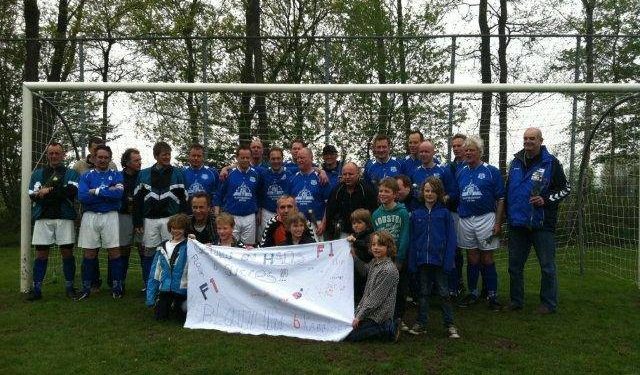 HoltensNieuws.nl Blauw Wit F1 feliciteert Blauw Wit 6 met hun kampioensschap! Blauw Wit F1 feliciteert Blauw Wit 6 met hun kampioensschap! blauwwit