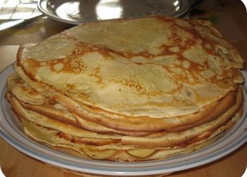 Holten biedt Enschede pannenkoeken aan oudheidkamer gemeente brandweer 