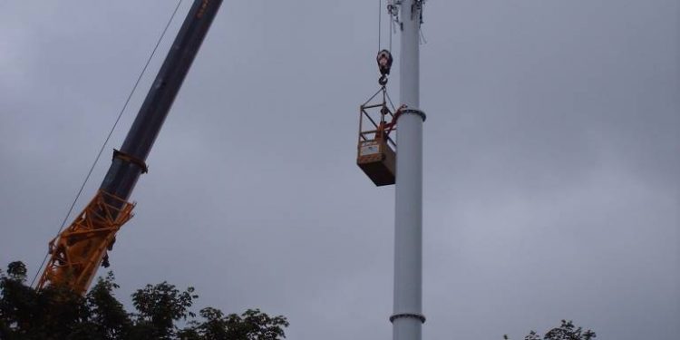 Nieuwe mast geplaatst 