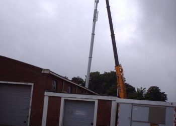 Nieuwe mast geplaatst 