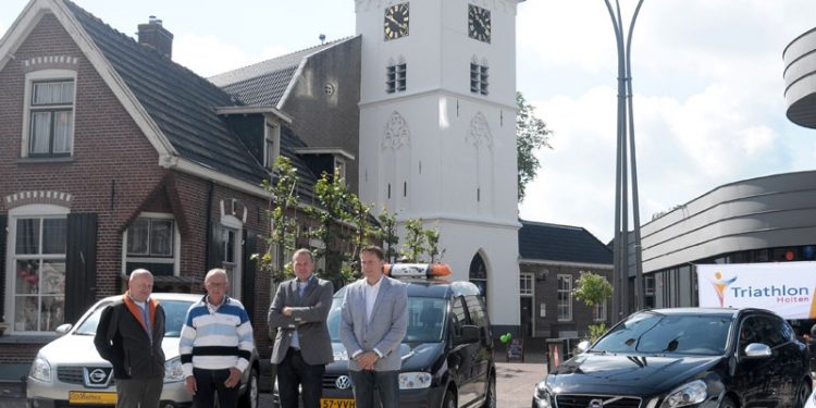 HoltensNieuws.nl Autodealers vinden elkaar bij triathlon Autodealers vinden elkaar bij triathlon triathlon