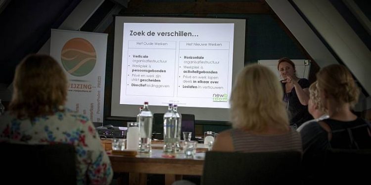 HoltensNieuws.nl Succesvoller flexwerken met secretaresse als kwartiermaker Succesvoller flexwerken met secretaresse als kwartiermaker