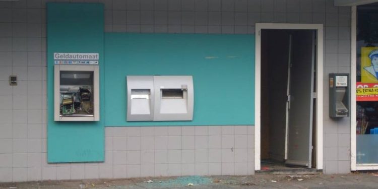 Ram-Plof kraak bij ABN AMRO politie 