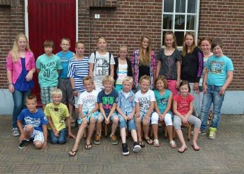 Keunedarp Lacht met de bus keunedarper fienpreuvers carnaval bonte paard 