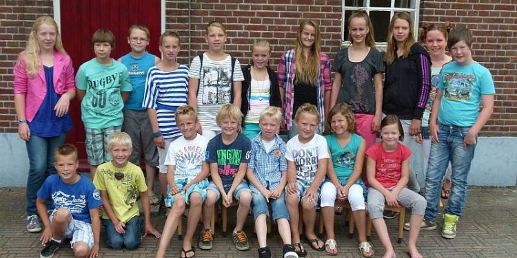 HoltensNieuws.nl Zondagsschool Dijkerhoek 125-jarig bestaan Zondagsschool Dijkerhoek 125-jarig bestaan Jubileum dijkerhoek bonte paard