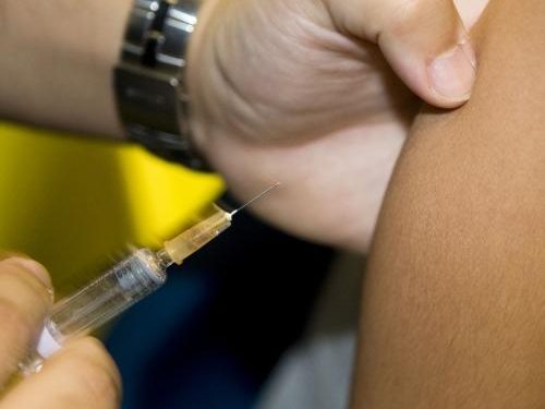 HoltensNieuws.nl Jaarlijkse Griepvaccinatie Holten op maandag 8 oktober 2012 Jaarlijkse Griepvaccinatie Holten op maandag 8 oktober 2012